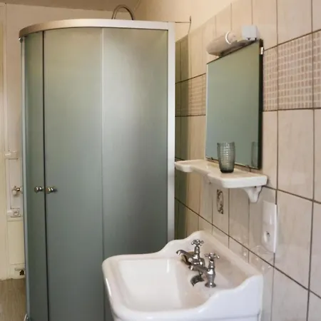 La Couronne By Franck And Virginie - Georges 1er Etage